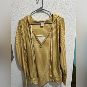 Medium Sundance
Hooded Top